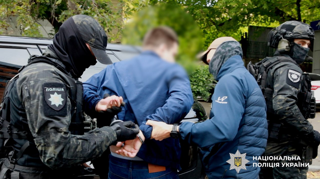 Полиция: лжесотрудник НАБУ выманил у предпринимателя 280 тысяч долларов — 1