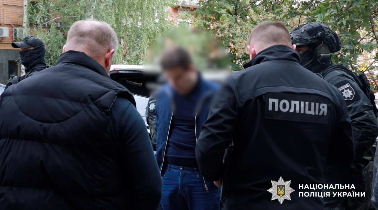 Полиция: лжесотрудник НАБУ выманил у предпринимателя 280 тысяч долларов — 3